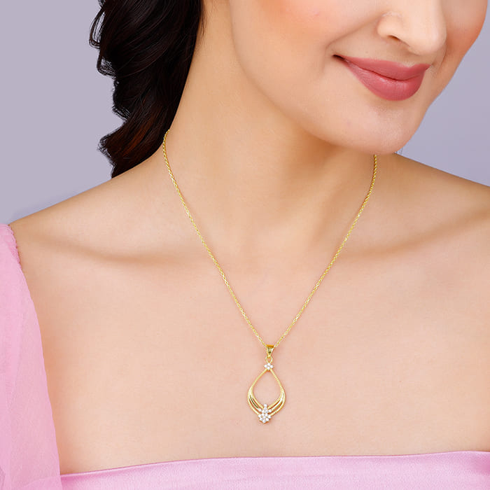 Golden Princess Pendant With Link Chain