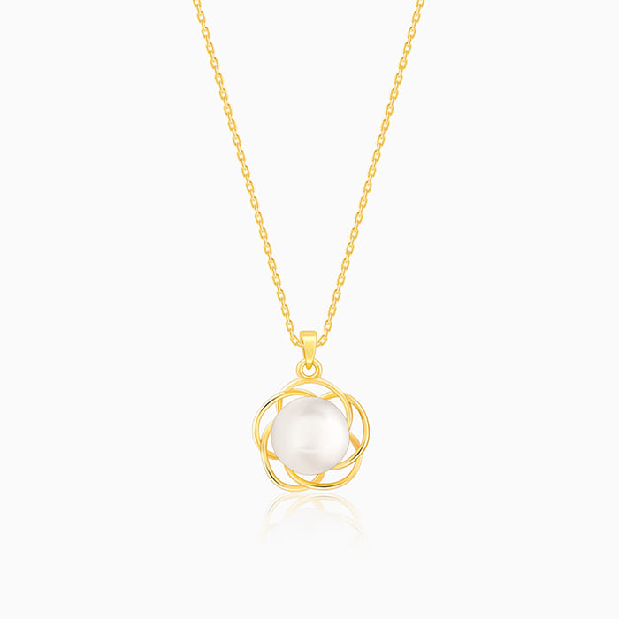 Golden Nested Pearl Pendant With Link Chain