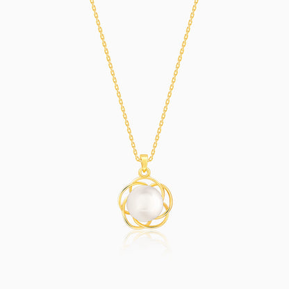 Golden Nested Pearl Pendant With Link Chain