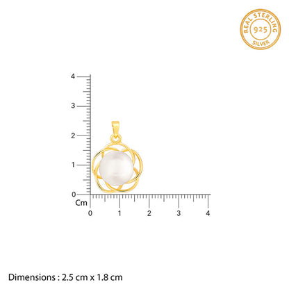 Golden Nested Pearl Pendant With Link Chain