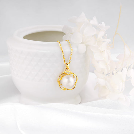 Golden Nested Pearl Pendant With Link Chain