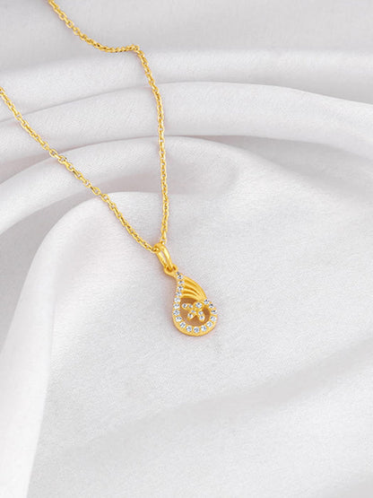 Golden Aria Pendant with Link Chain