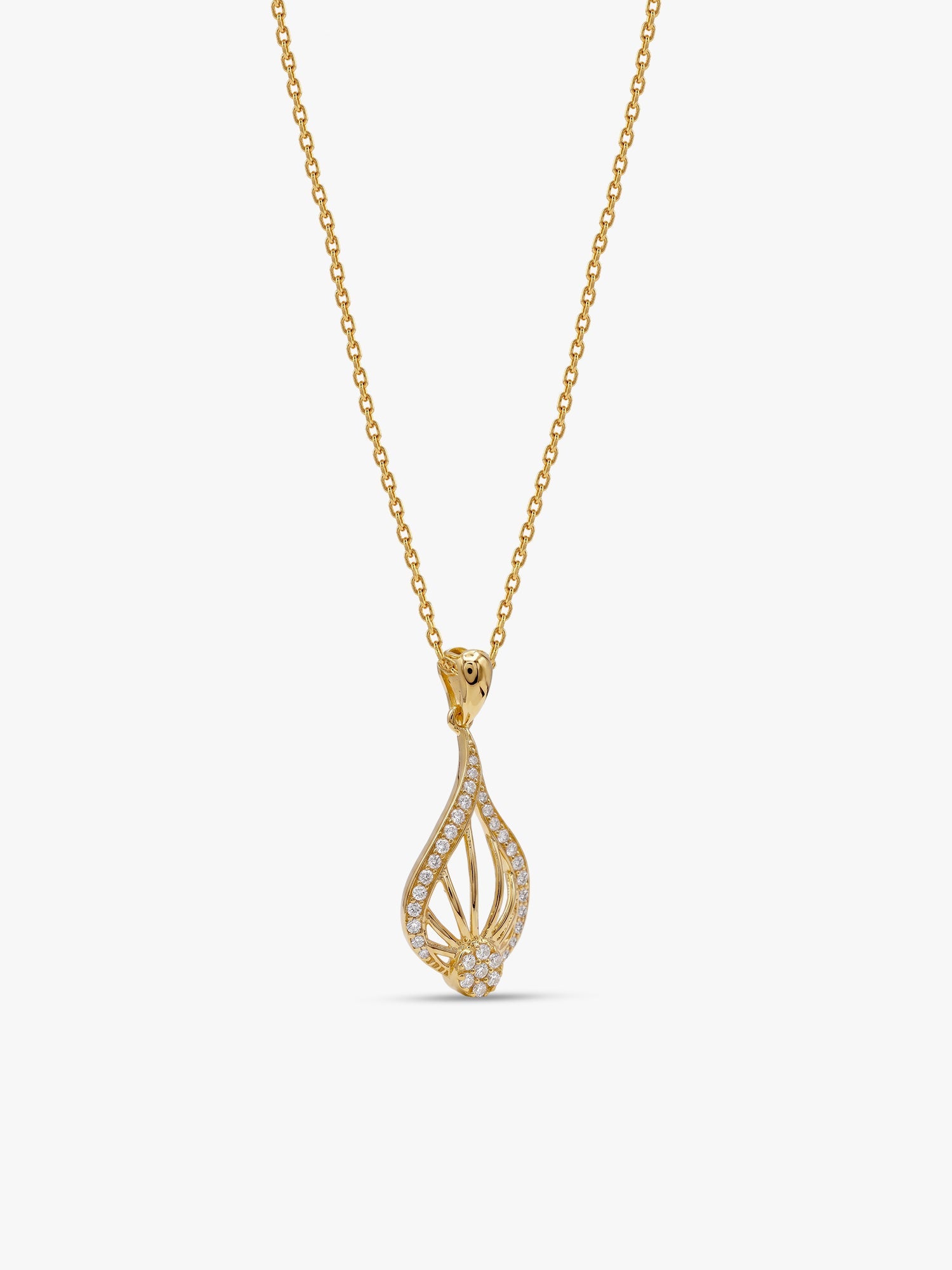 Golden Glint Pendant With Link Chain