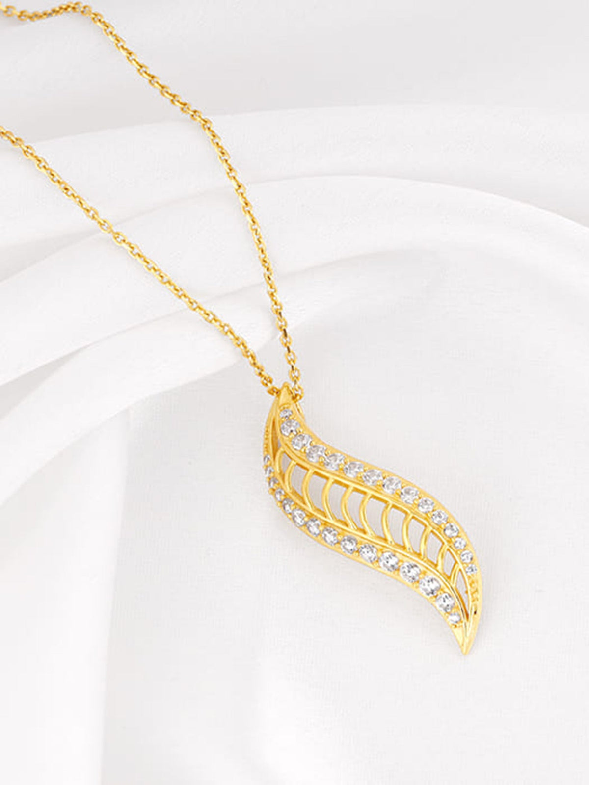 Golden Wavelet Pendant With Link Chain