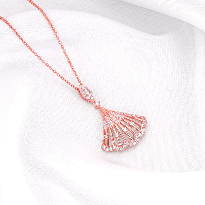 Rose Gold Seashell Pendant With Link Chain