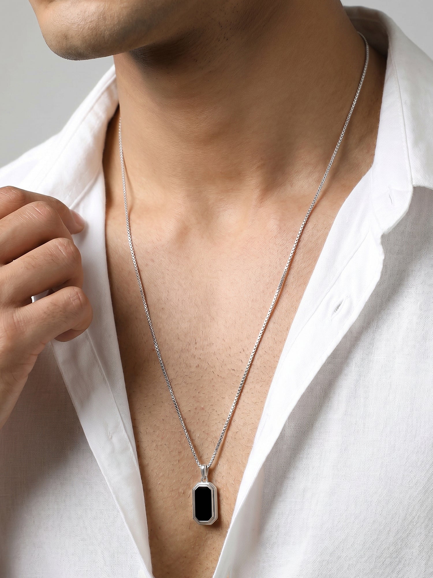 Aditya Roy Kapur Silver Knight's Emblem Pendant with Box Chain For Him