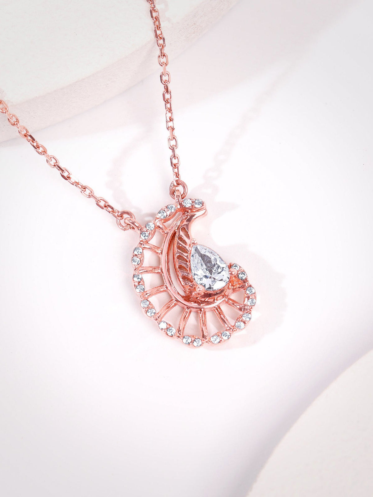 Rose Gold Classy Paisley Pendant With Link Chain