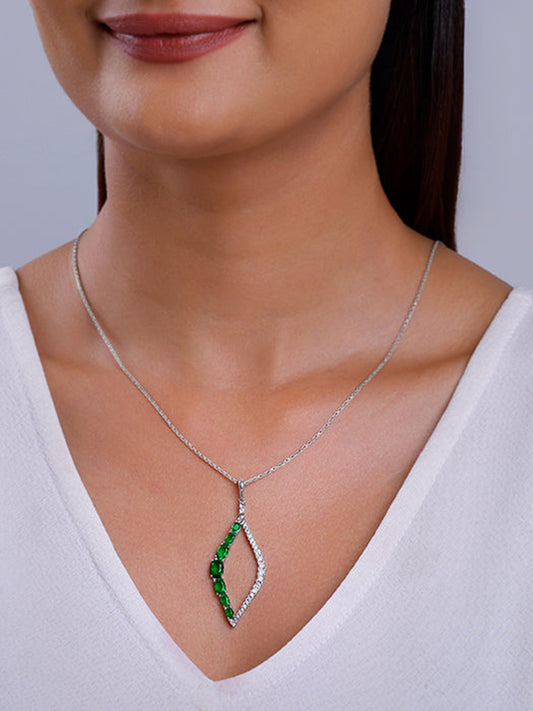 Silver Remarkable Pendant With Link Chain