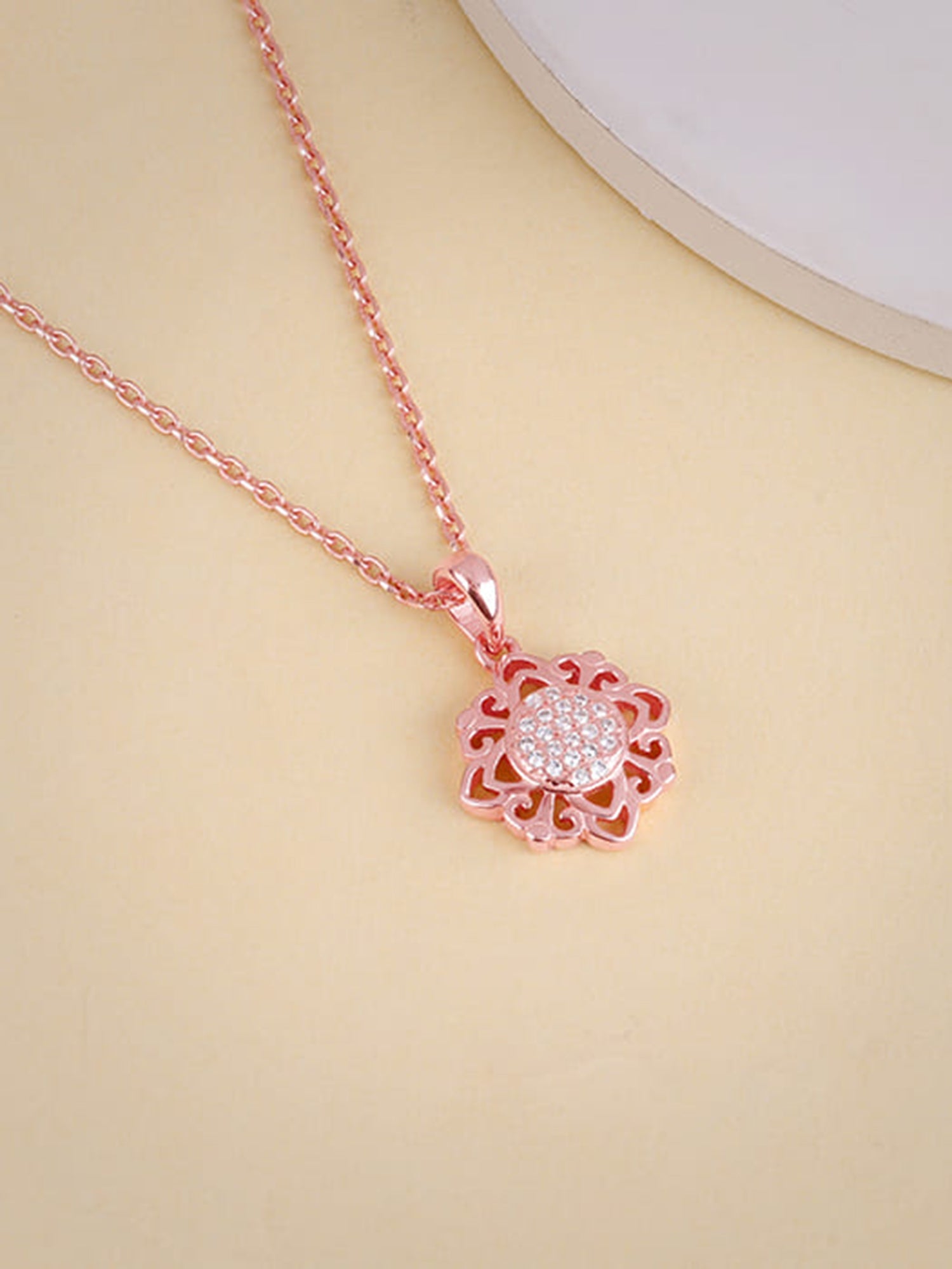 Rose Gold Bloomie Pendant With Link Chain
