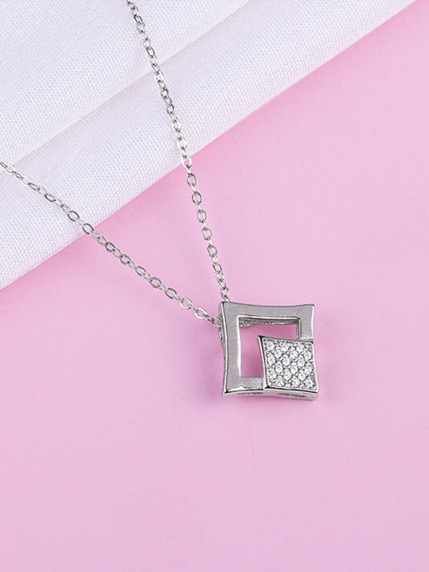 Silver Radiant Rhombus Pendant with Link Chain