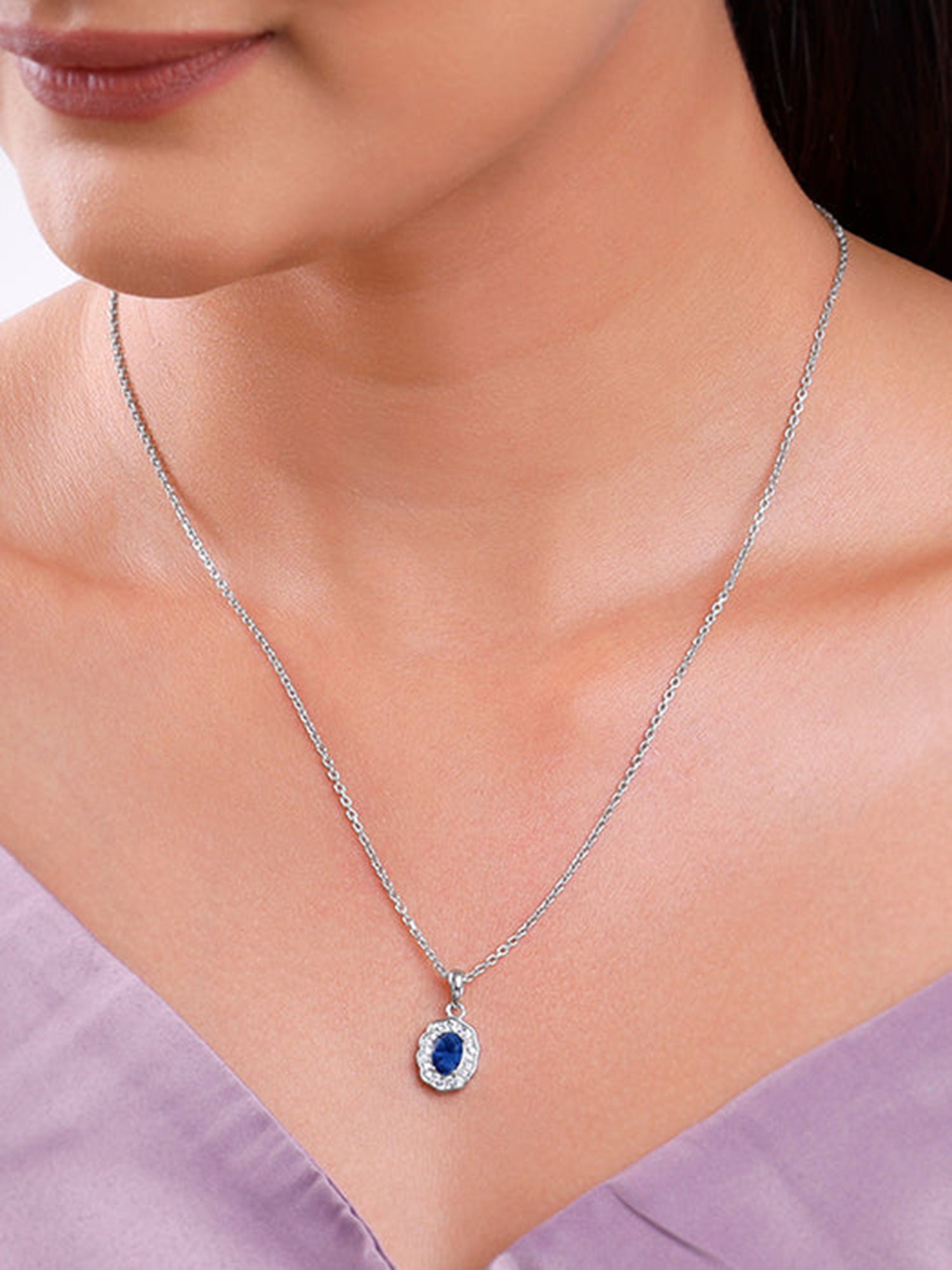 Silver Royal Halo Pendant with Link Chain