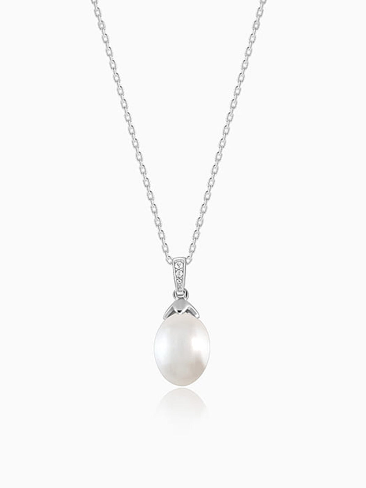 Silver Pearly Hug Pendant with Link Chain