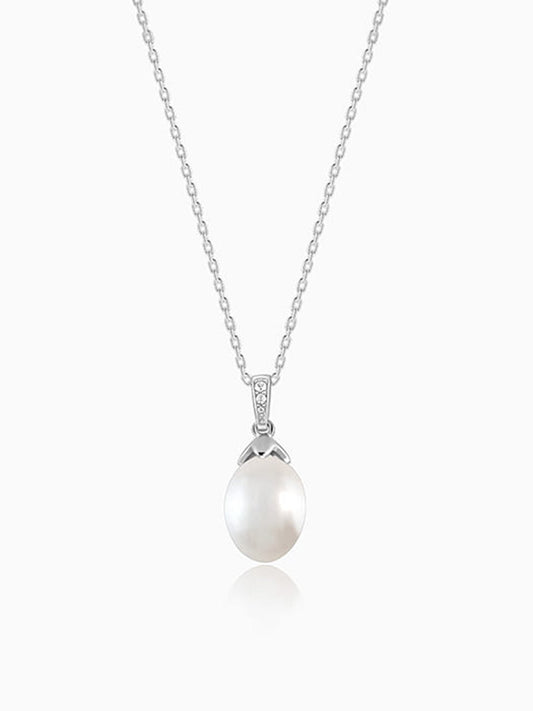 Silver Pearly Hug Pendant with Link Chain