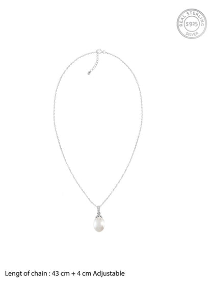 Silver Pearly Hug Pendant with Link Chain