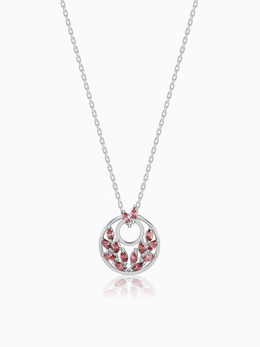 Silver Pretty Leaf Pendant With Link Chain