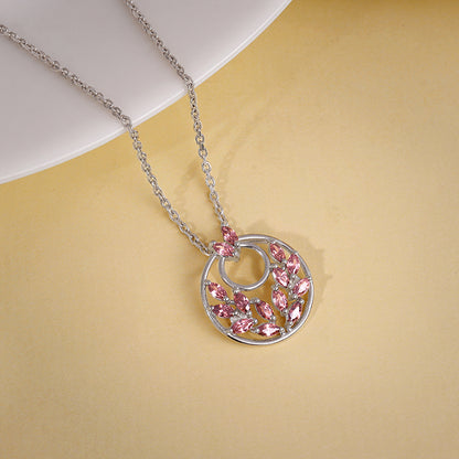 Silver Pretty Leaf Pendant With Link Chain