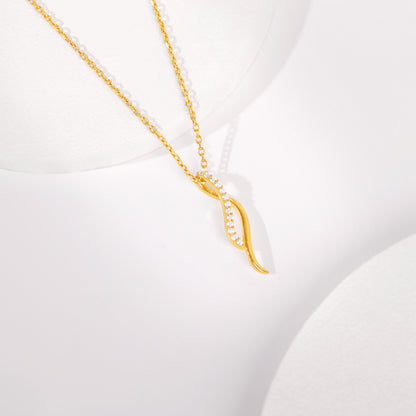 Golden Curvy Shine Pendant With Link Chain