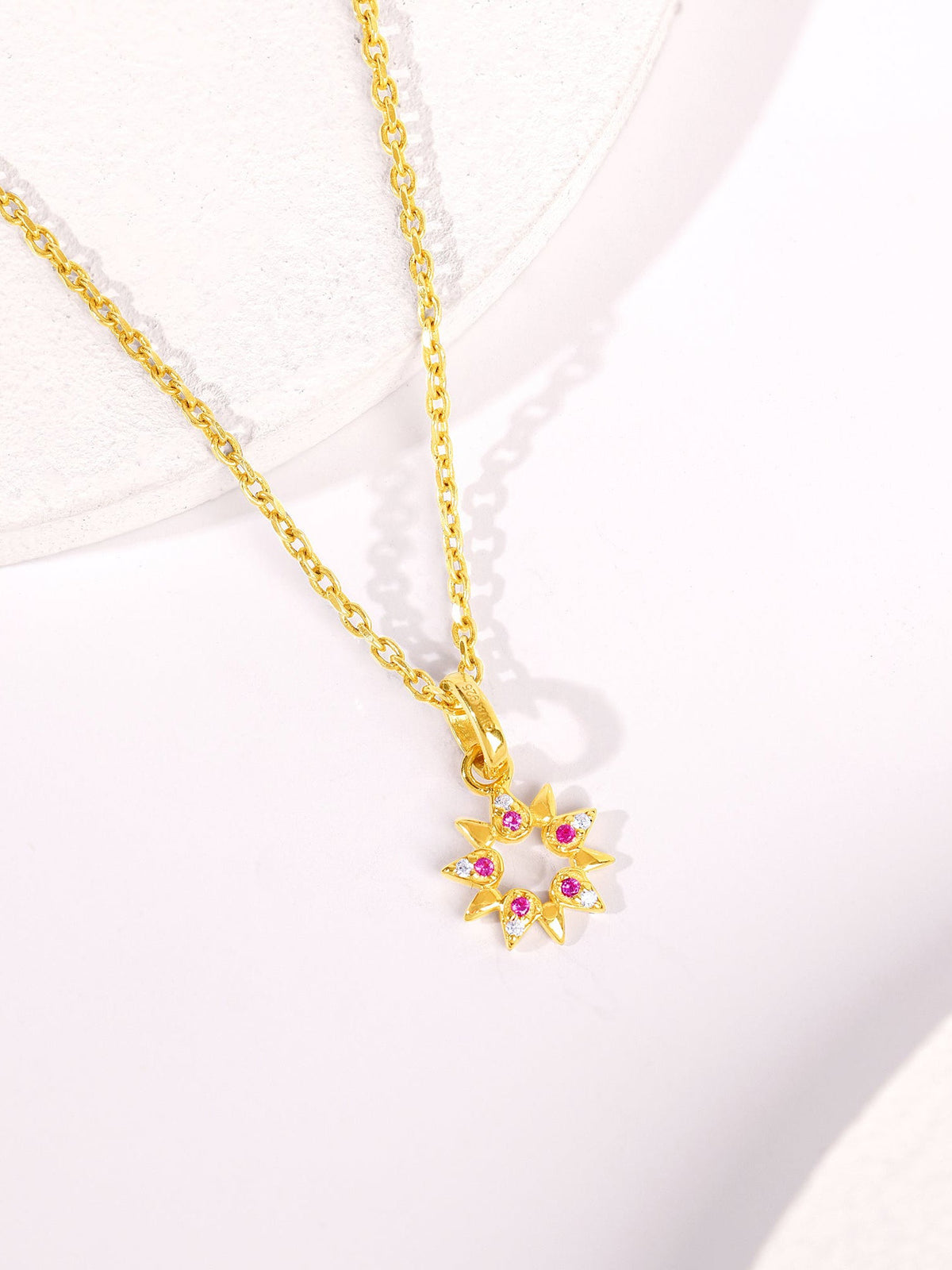 Golden Amaryllis Pendant With Link Chain
