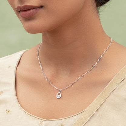 Silver Classy Pendant With Link Chain