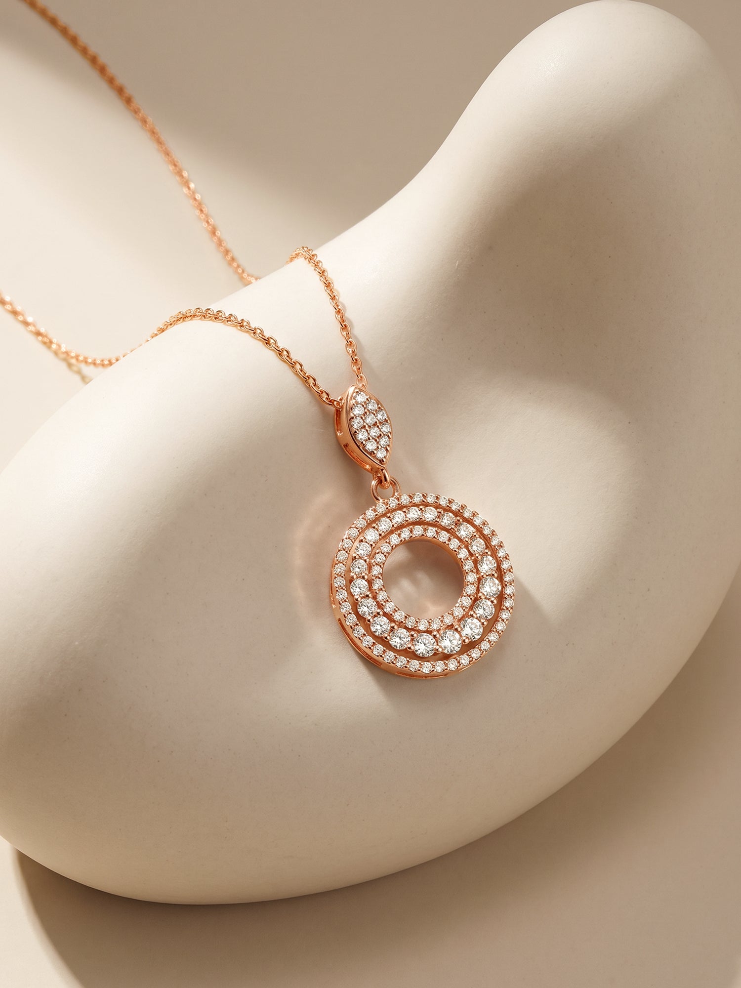 Rose Gold Classic Pendant With Link Chain