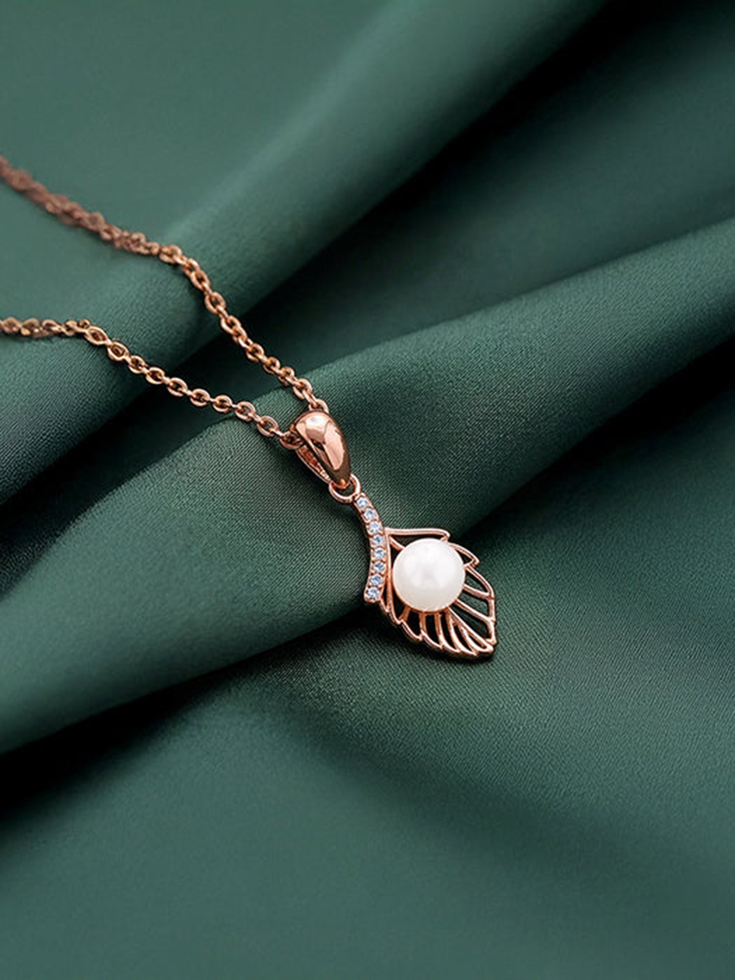 Rose Gold Pearl-fect Leaf Pendant With Link Chain