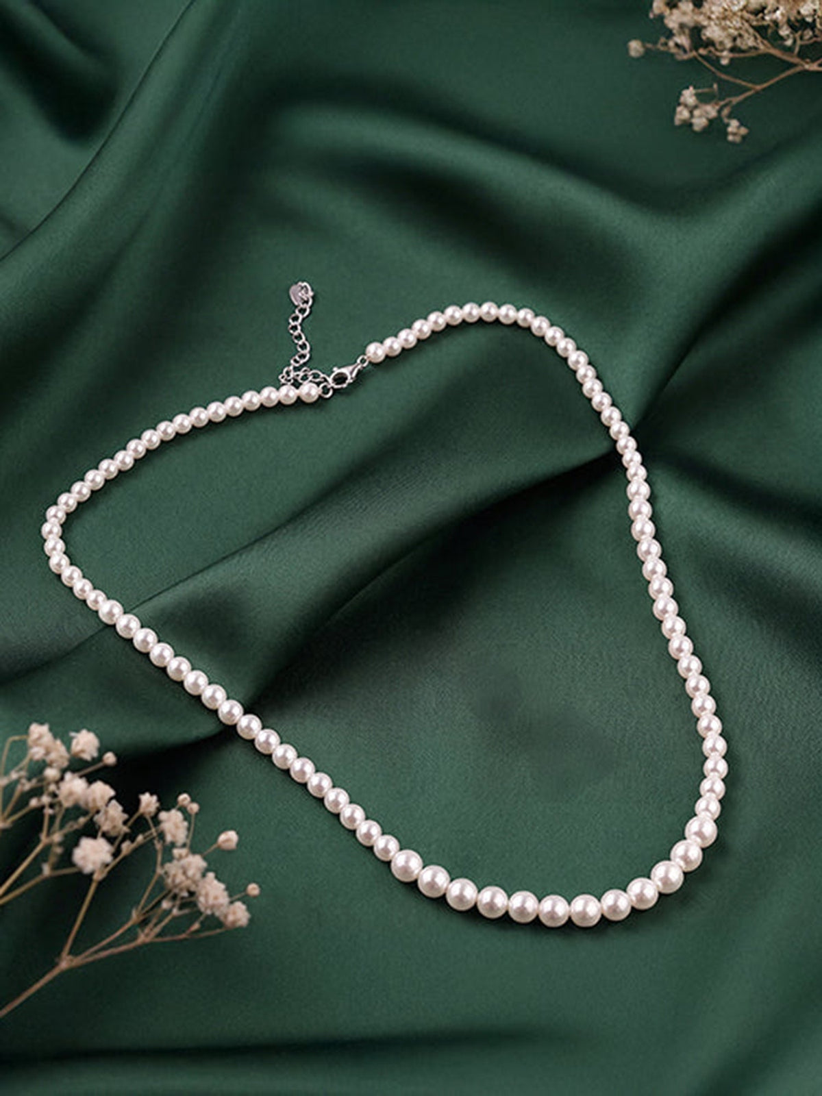 Silver Exquisite Pearl Necklace