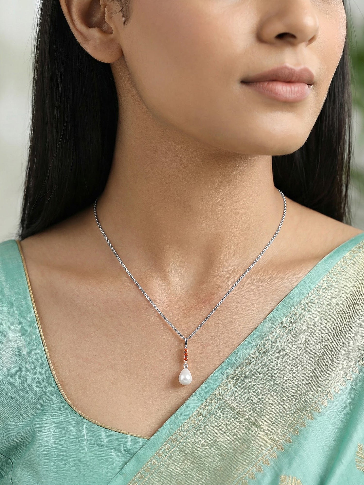 Silver Althea Pendant With Link Chain