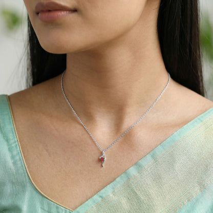 Silver Eesha Pendant With Link Chain