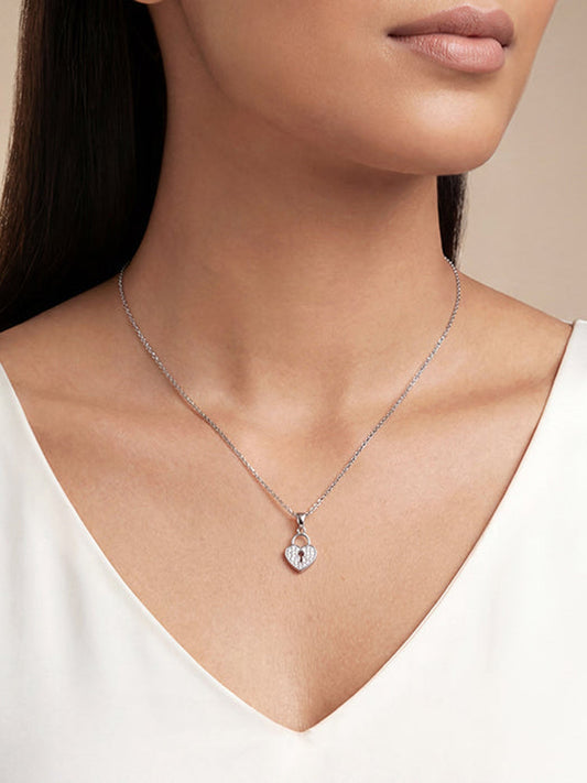 Silver Lovely Key Pendant With Link Chain