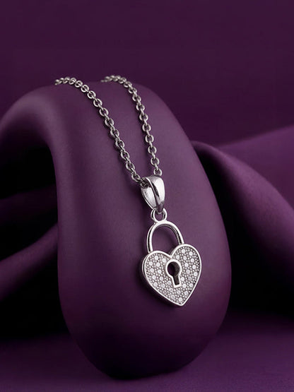 Silver Lovely Key Pendant With Link Chain