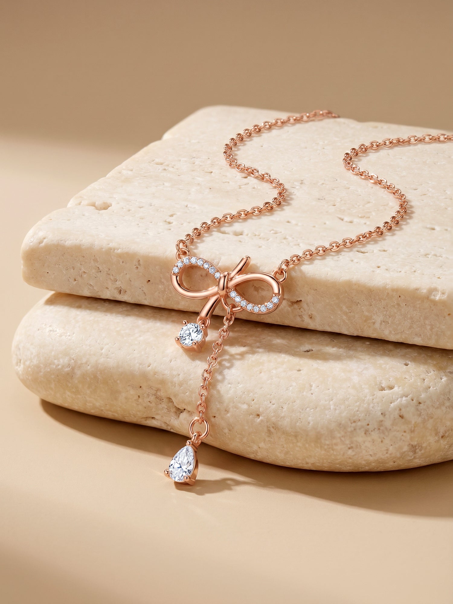 Rose Gold Bow Shine Necklace