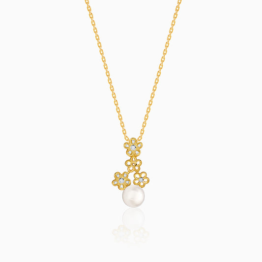 Golden Julia Pearl Pendant With Link Chain