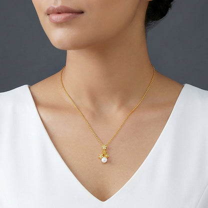 Golden Julia Pearl Pendant With Link Chain