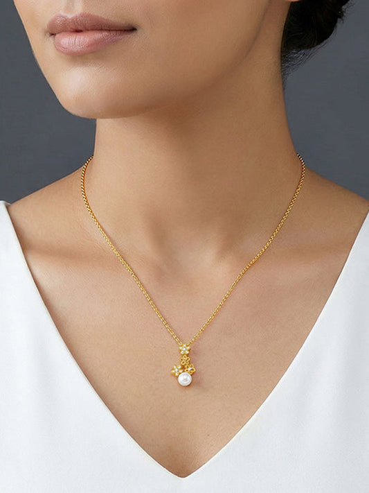 Golden Julia Pearl Pendant With Link Chain