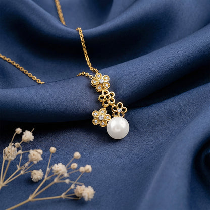 Golden Julia Pearl Pendant With Link Chain