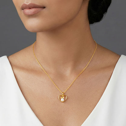 Golden Nicole Pearl Pendant With Link Chain