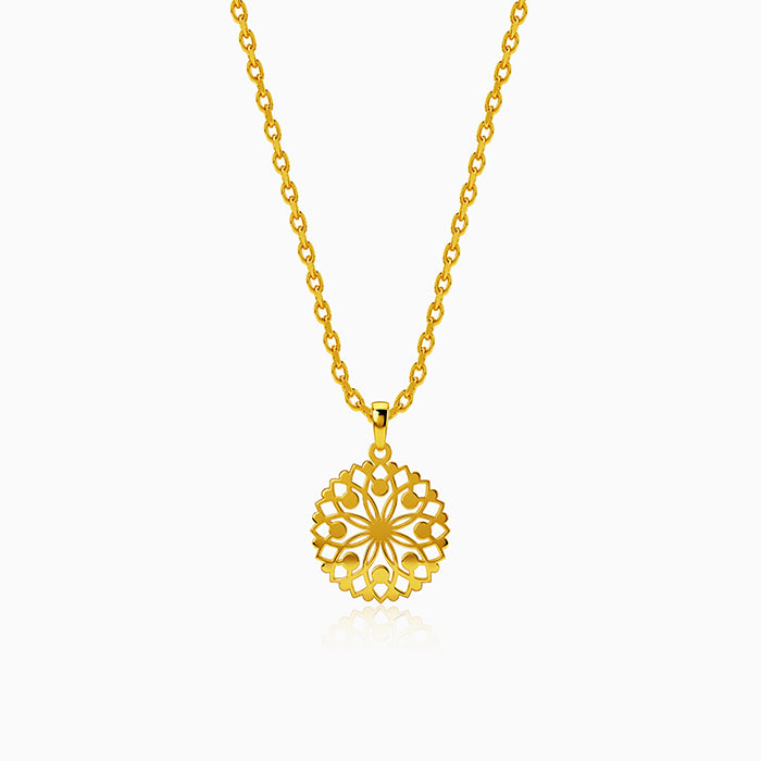 Golden Aura Tangle Pendant With Link Chain
