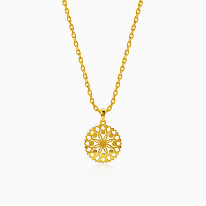 Golden Aura Tangle Pendant With Link Chain