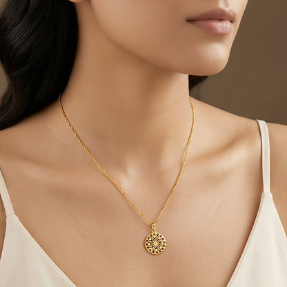 Golden Aura Tangle Pendant With Link Chain