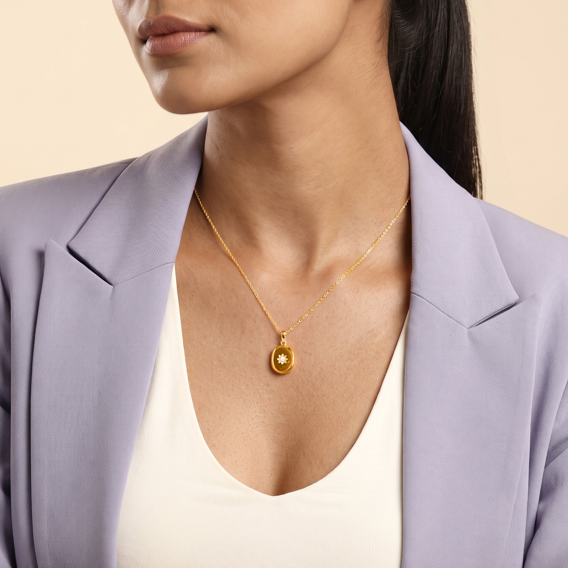 Golden Neroli Pendant With Link Chain