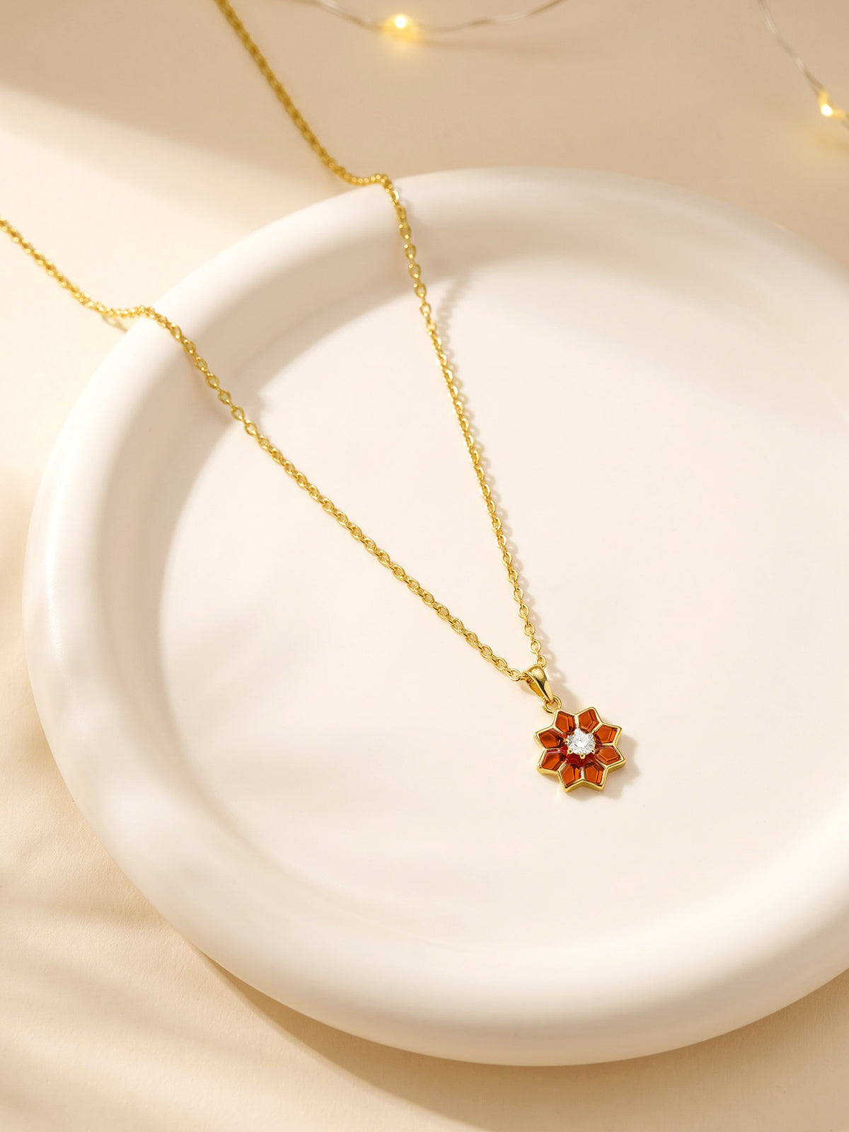 Golden Rangoli Noor Pendant With Link Chain