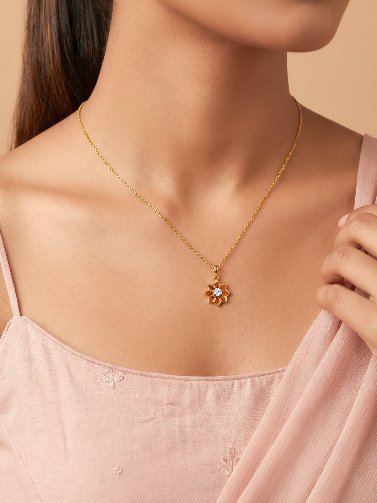Golden Rangoli Noor Pendant With Link Chain