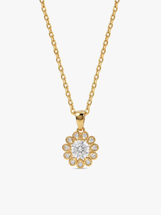 Golden Estrella Pendant With Link Chain