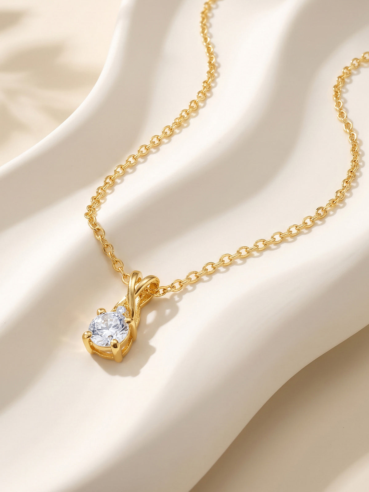 Golden Lumina Glow Pendant With Link Chain