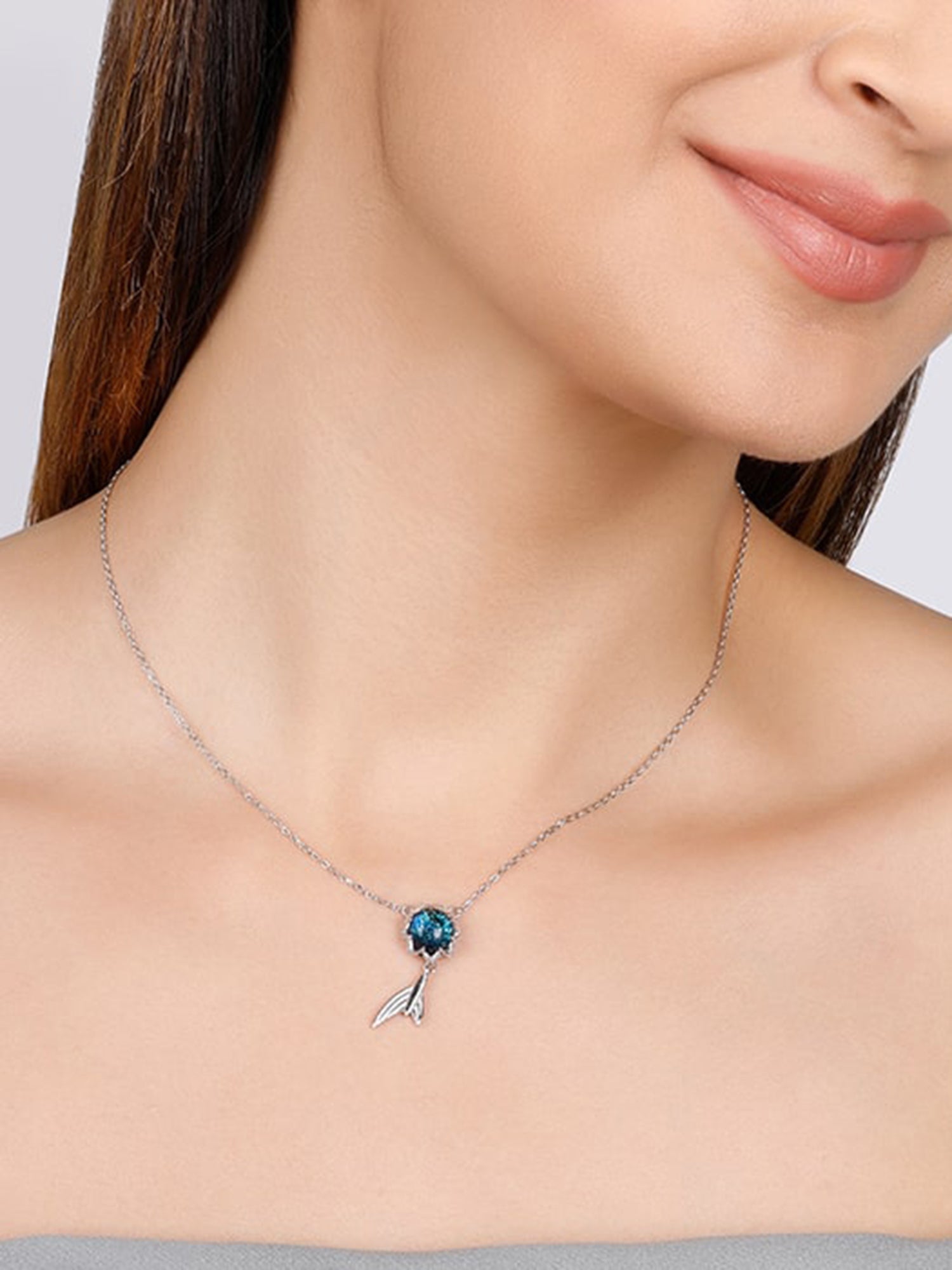Silver Fin in Ocean Necklace