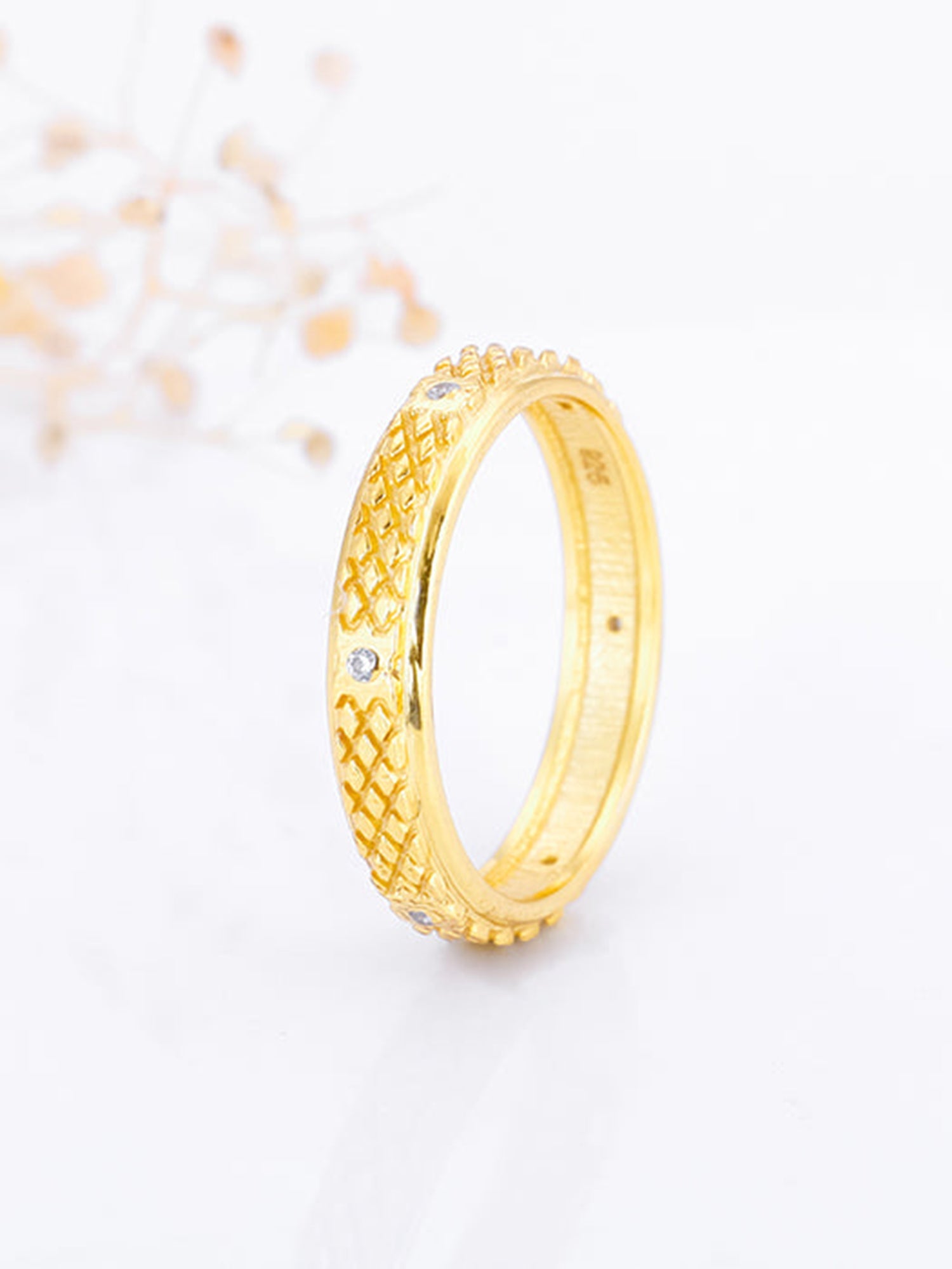 Golden Elegant Pattern Ring Band For Her