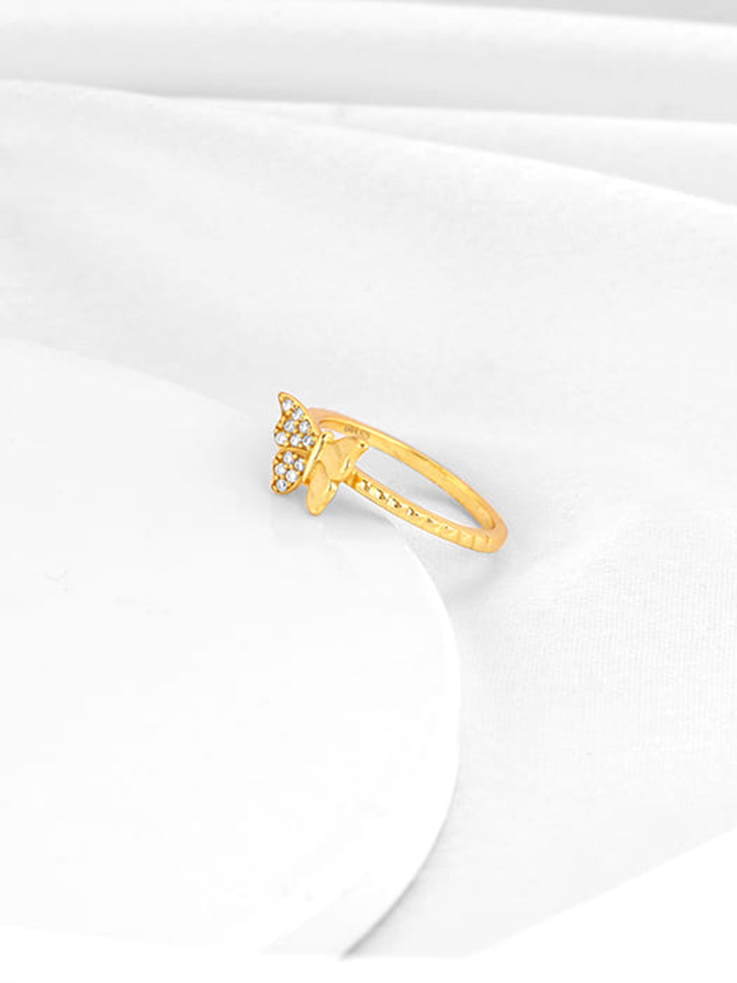 Golden Fluttery Wings Ring