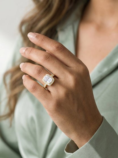 Golden Classic Solitaire Ring