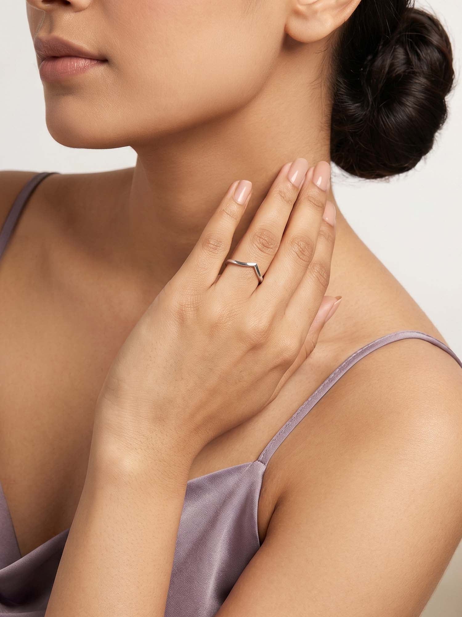 Silver Sleek Vanki Ring
