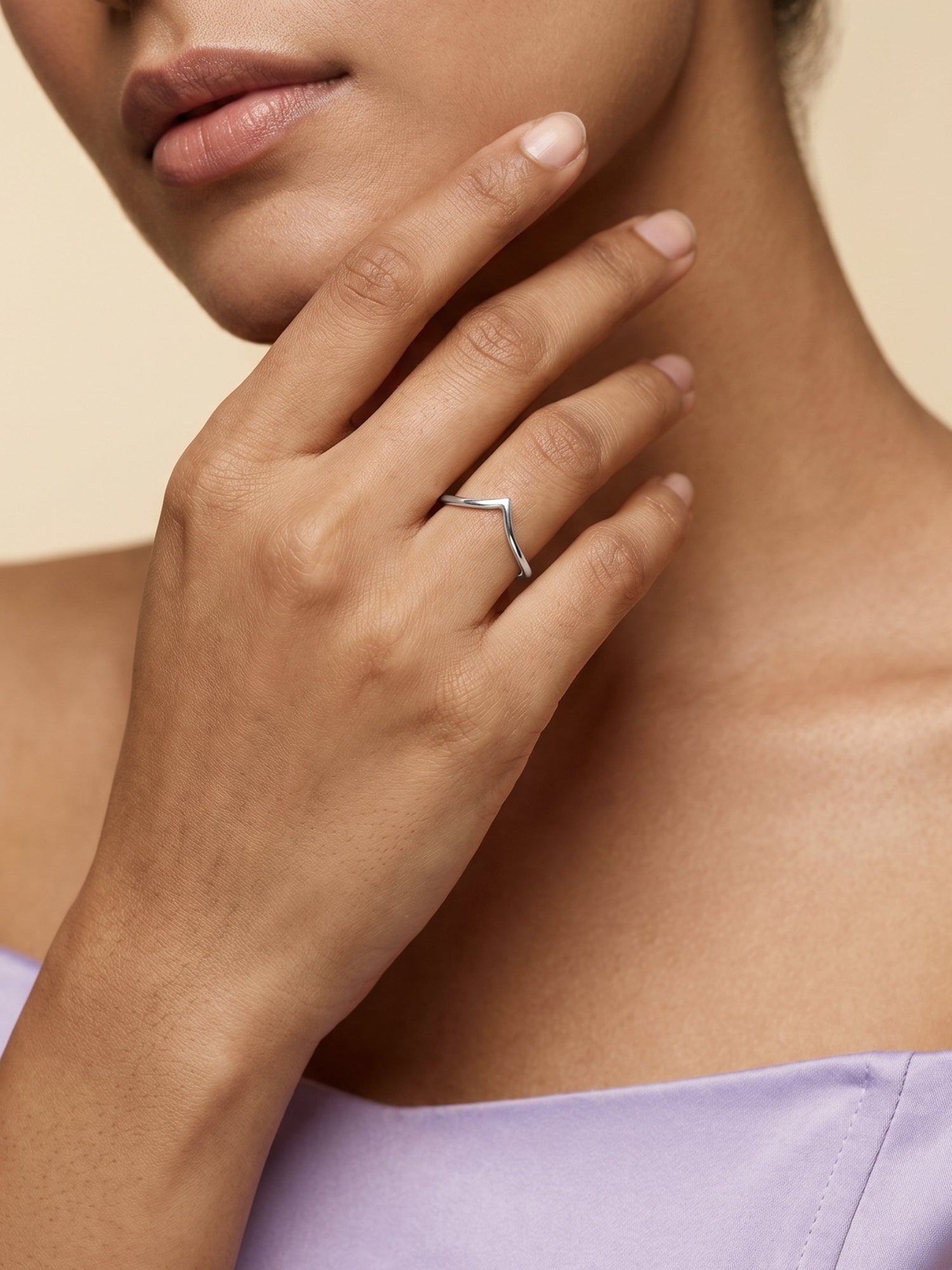 Silver Sleek Vanki Ring